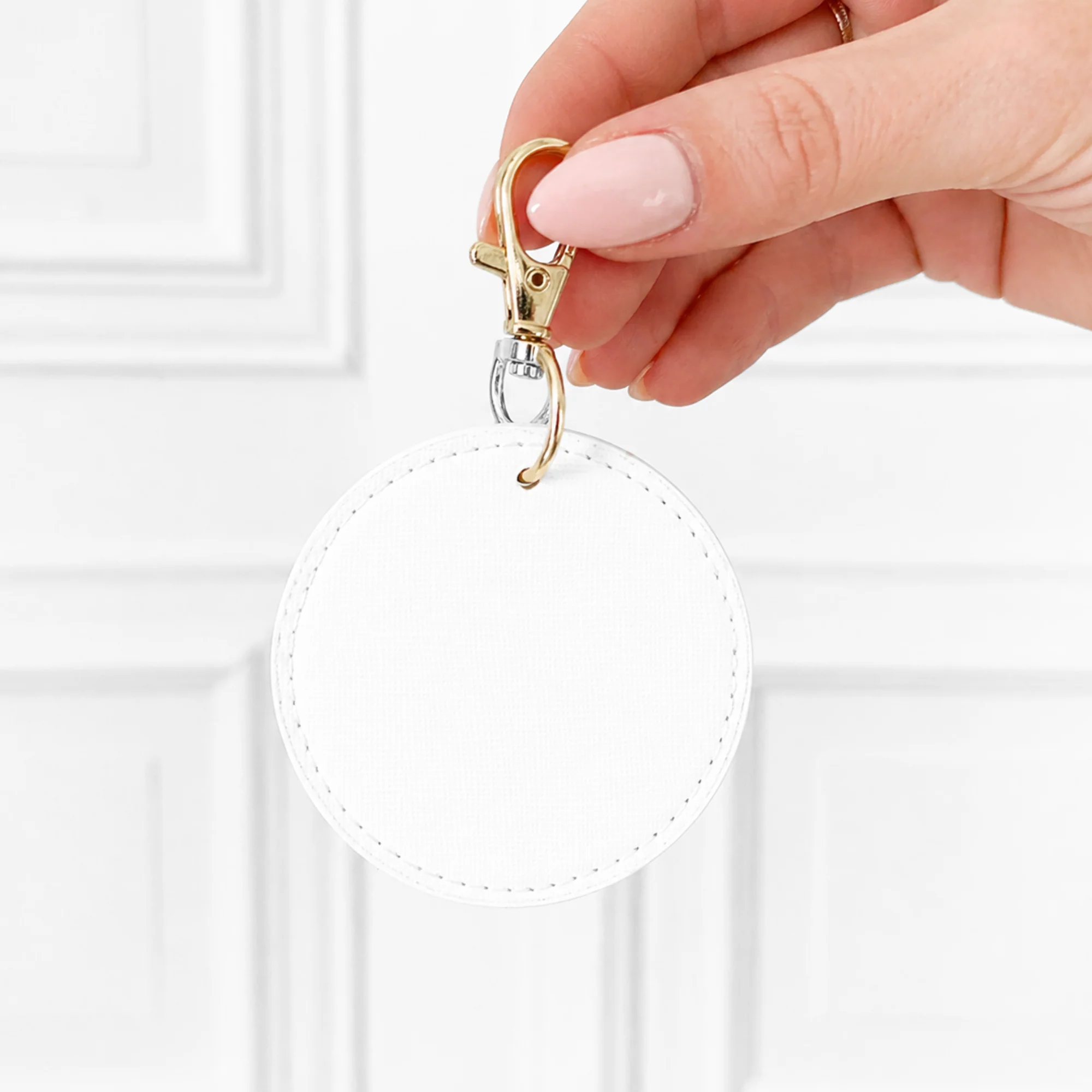 BOUTIQUE KEYRING - WHITE
