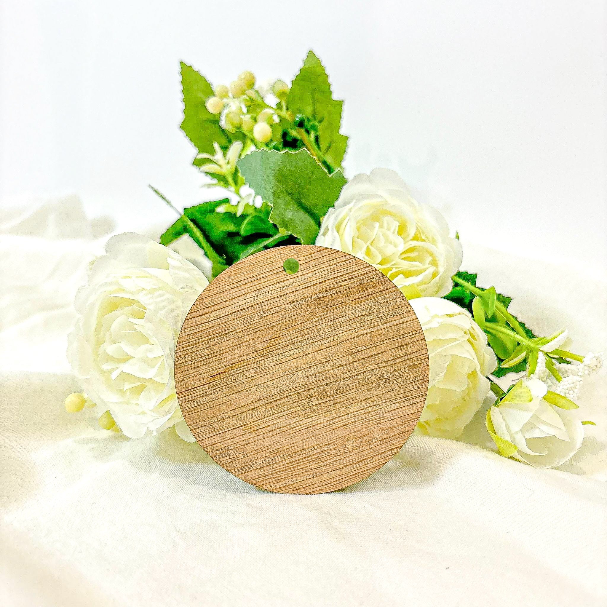 OAK VENEER - CIRCLE (WITH HOLE)